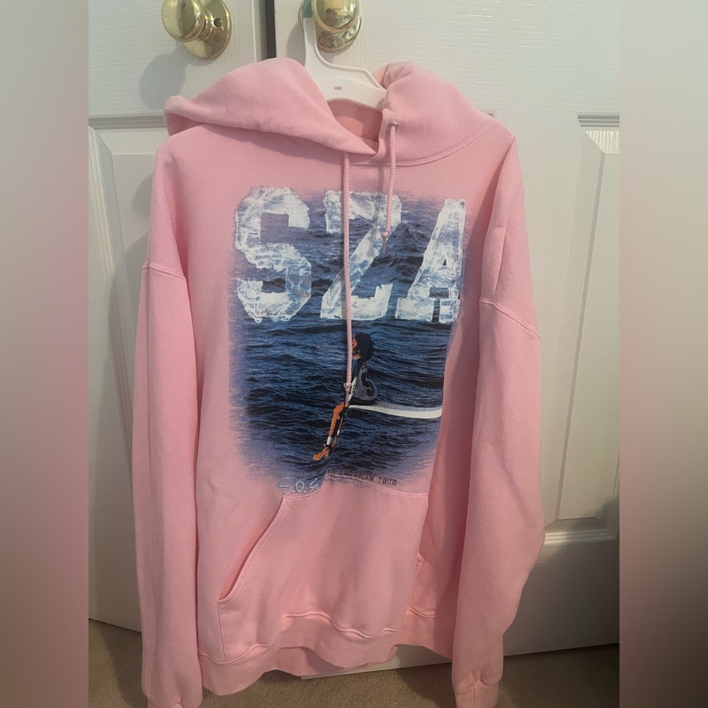 SZA Merch from tour! Women’s Large but can fit Medium! So so cute and comfy!